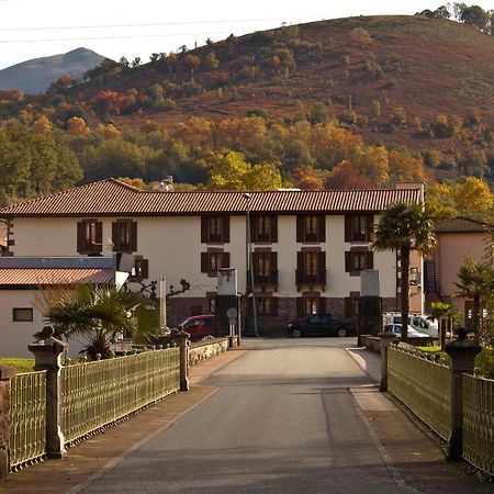 Hotel Urgain Oronoz-Mugaire Екстер'єр фото