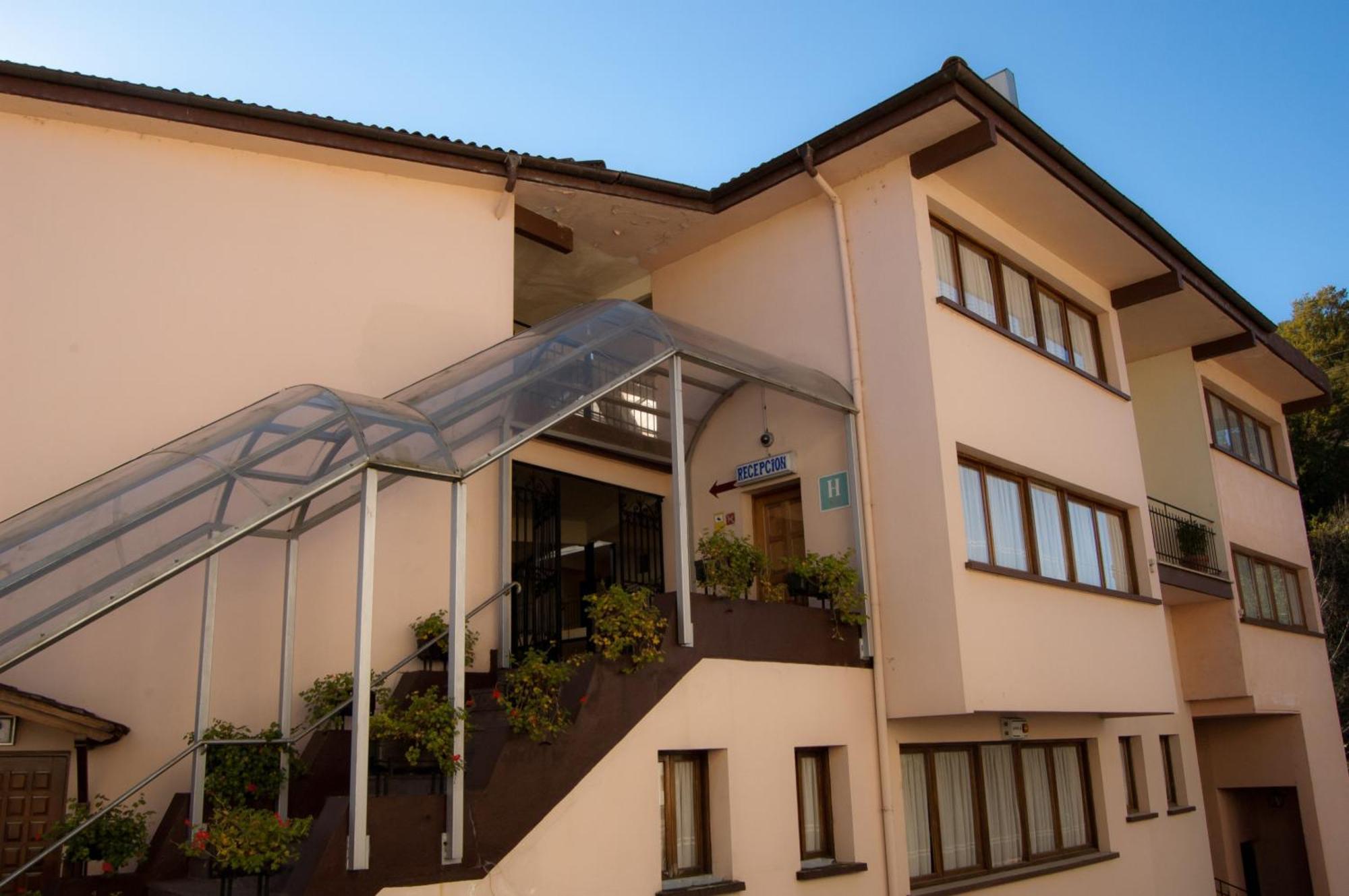 Hotel Urgain Oronoz-Mugaire Екстер'єр фото