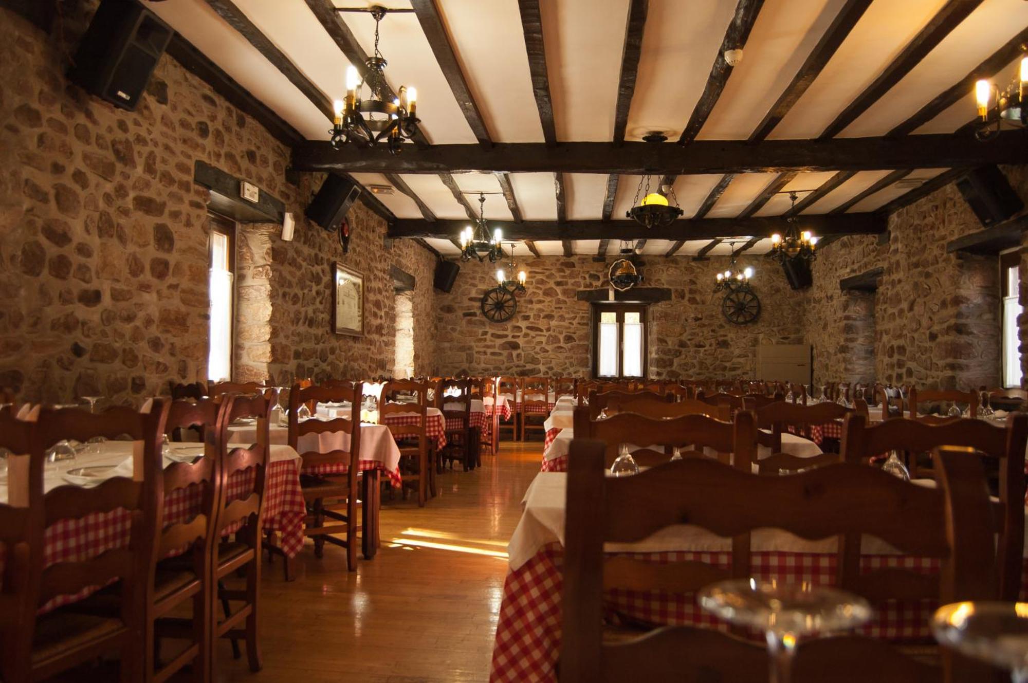 Hotel Urgain Oronoz-Mugaire Екстер'єр фото