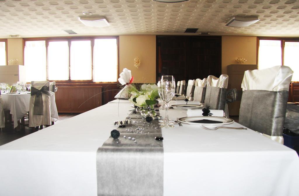 Hotel Urgain Oronoz-Mugaire Екстер'єр фото