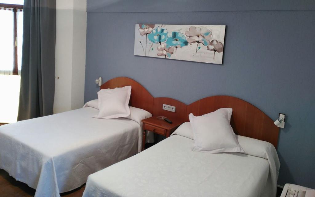 Hotel Urgain Oronoz-Mugaire Екстер'єр фото