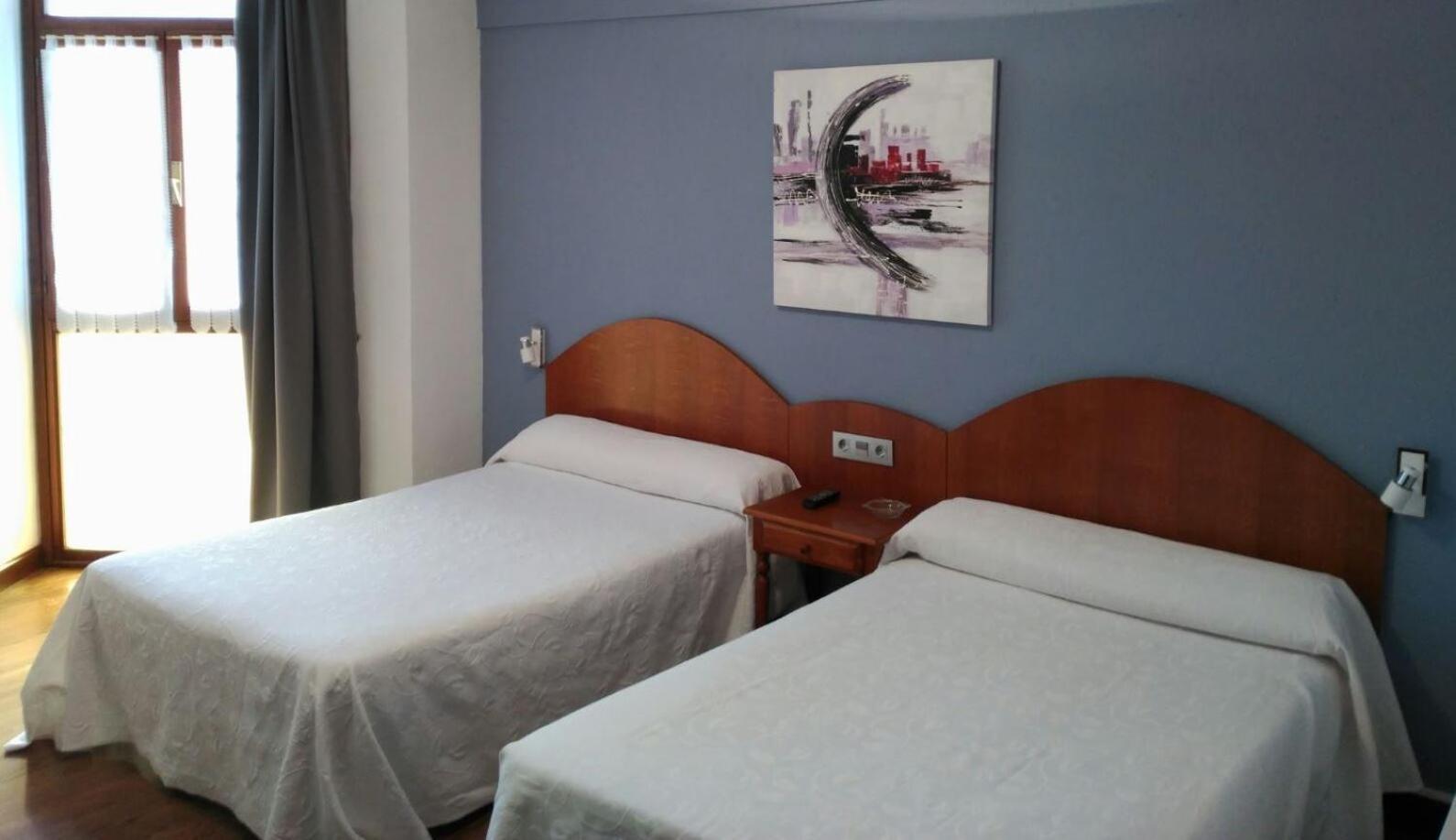 Hotel Urgain Oronoz-Mugaire Екстер'єр фото