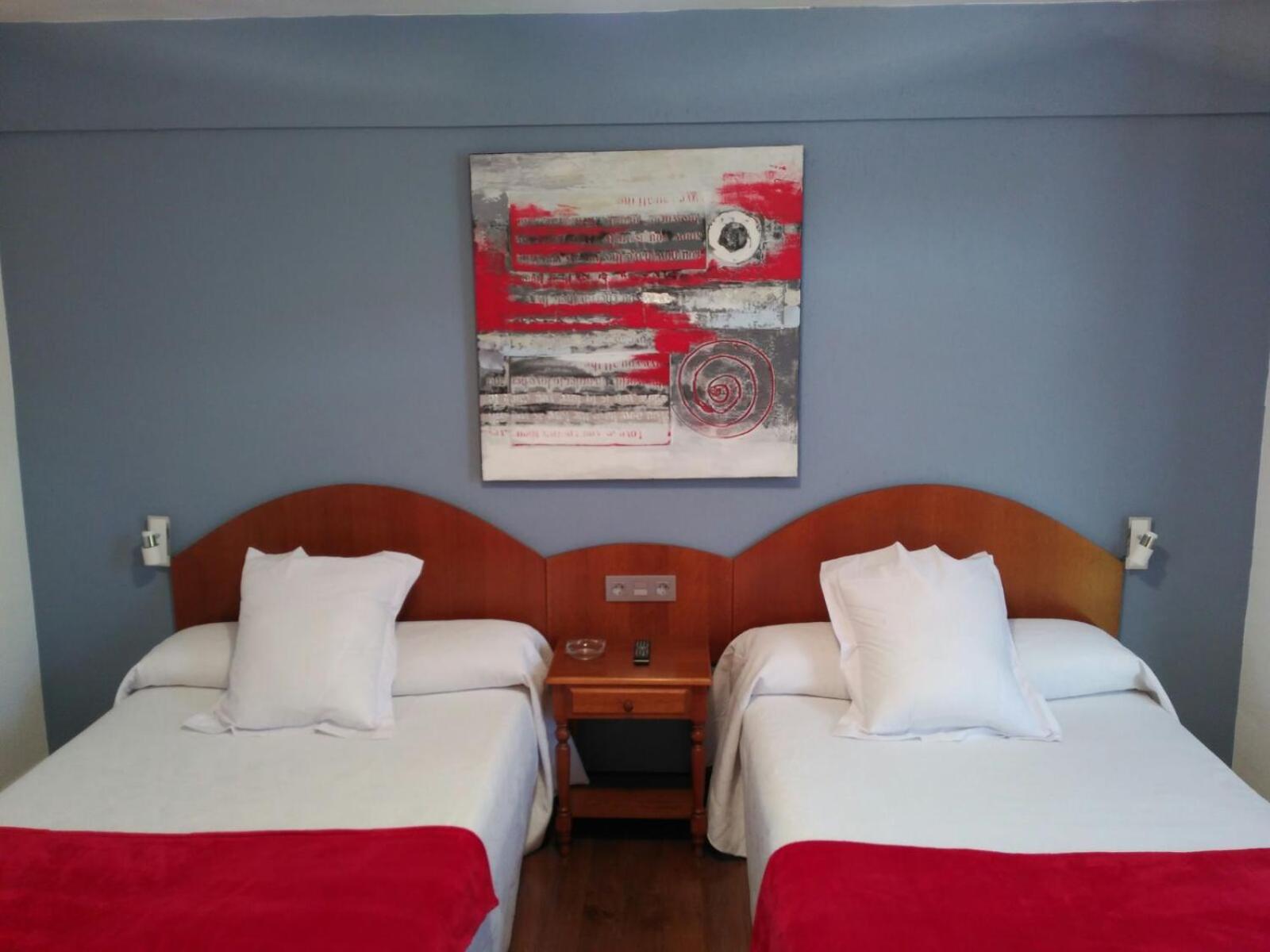 Hotel Urgain Oronoz-Mugaire Екстер'єр фото