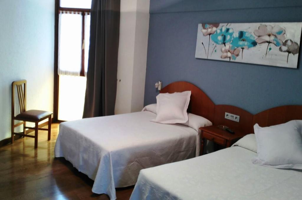 Hotel Urgain Oronoz-Mugaire Екстер'єр фото